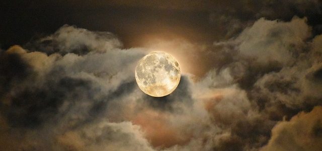 🌕✨ Energy Alert: Lunar Eclipse in Pisces ✨🌕